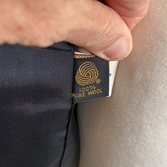 Evan Picone Classic Black Suit Jacket - Picture 6 of 9